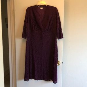 GORGEOUS Plum lace Kiyonna dress